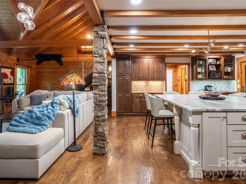 580 Flying Hawk Trail, Waynesville, NC 28786.  MLS# CAR4410856, YatesRealty ID 42522. 