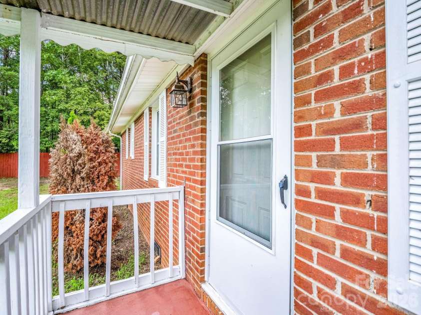 617 Harris Henrietta Road, Forest City, NC 28043.  MLS# CAR4412895, YatesRealty ID 42523. 