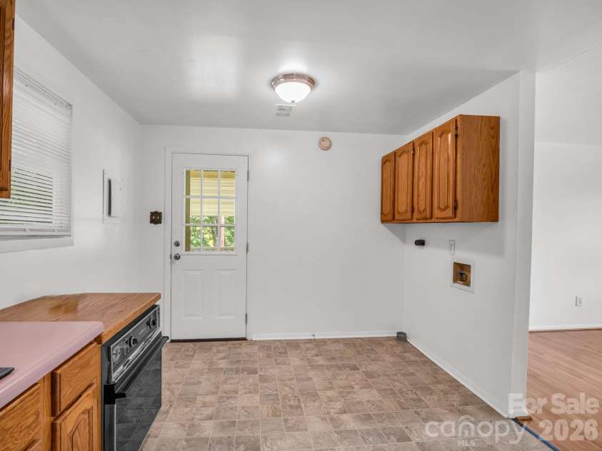617 Harris Henrietta Road, Forest City, NC 28043.  MLS# CAR4412895, YatesRealty ID 42523. 