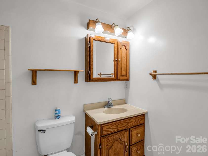 617 Harris Henrietta Road, Forest City, NC 28043.  MLS# CAR4412895, YatesRealty ID 42523. 