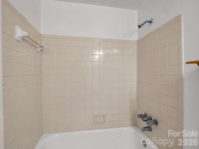 617 Harris Henrietta Road, Forest City, NC 28043.  MLS# CAR4412895, YatesRealty ID 42523. 