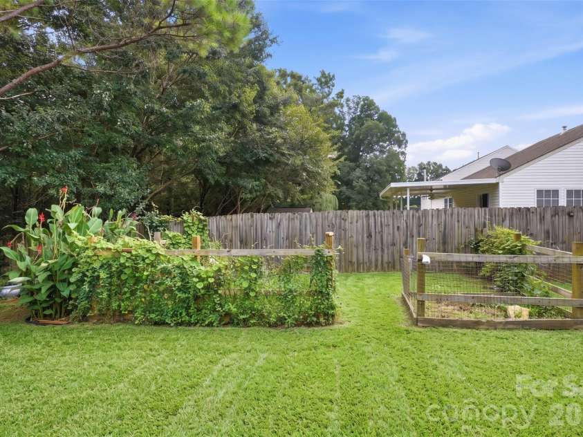 1957 Leesburg Drive, Clover, SC 29710.  MLS# CAR4411306, YatesRealty ID 42524. 