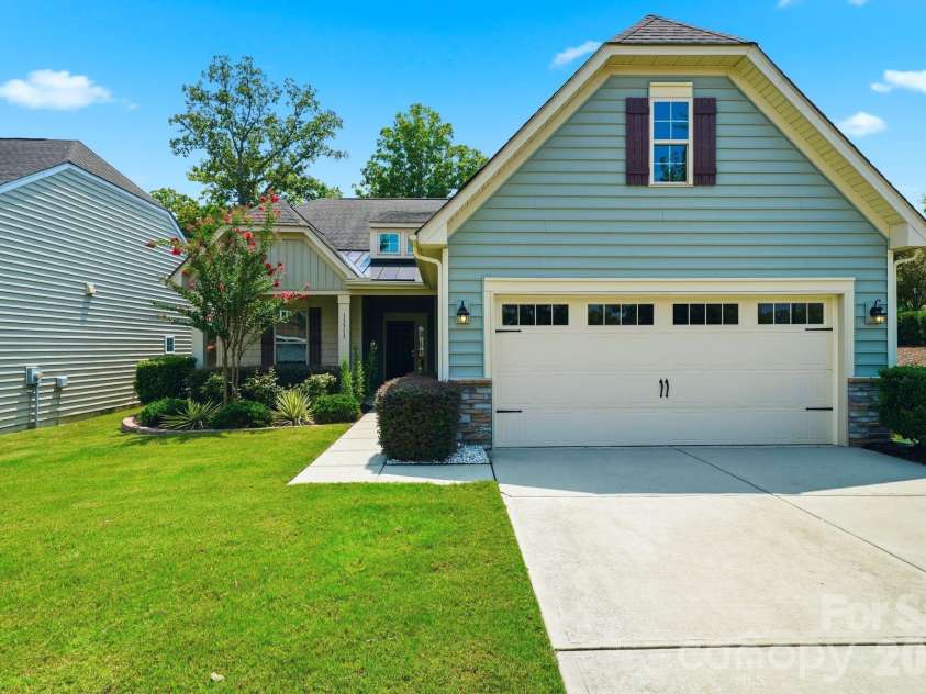 13313 Canterbury Castle Drive, Charlotte, NC 28273.  MLS# CAR4408579, YatesRealty ID 42526. 