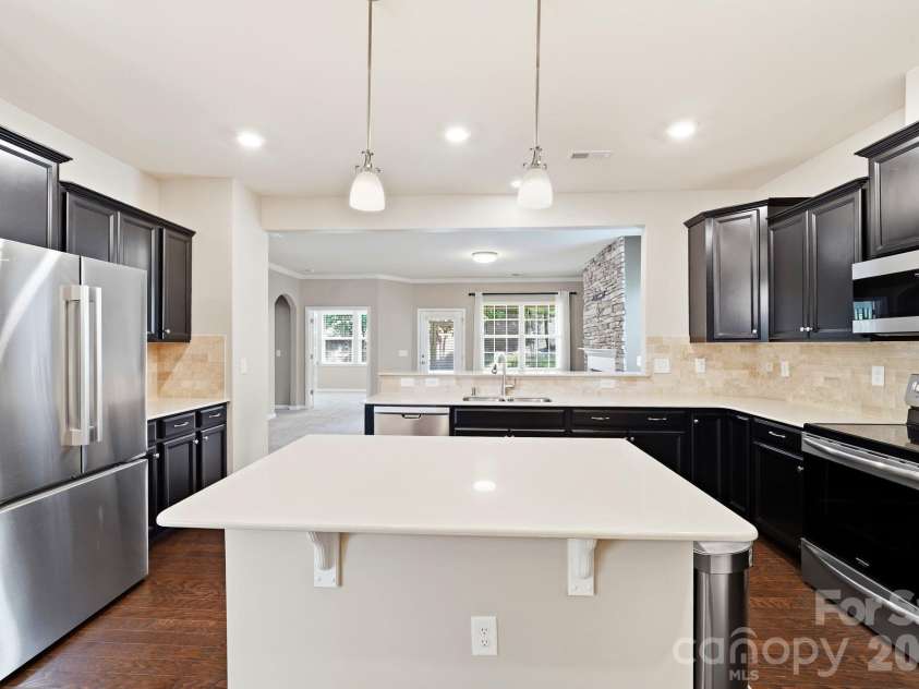 13313 Canterbury Castle Drive, Charlotte, NC 28273.  MLS# CAR4408579, YatesRealty ID 42526. 