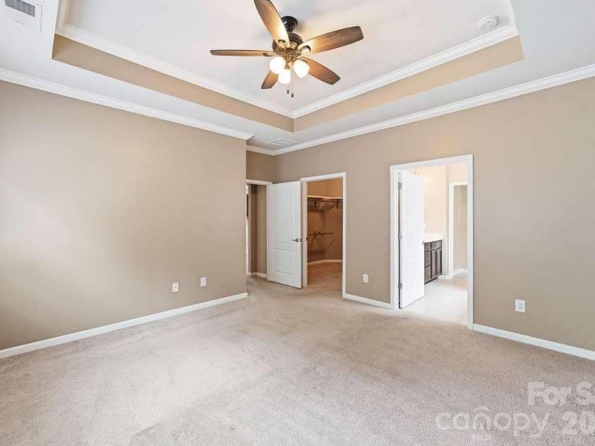 13313 Canterbury Castle Drive, Charlotte, NC 28273.  MLS# CAR4408579, YatesRealty ID 42526. 