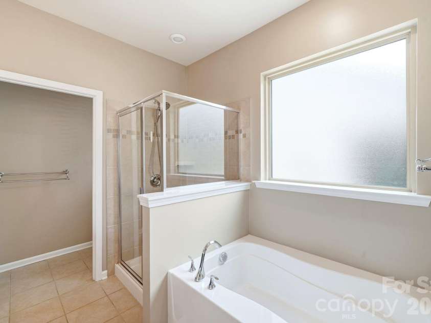 13313 Canterbury Castle Drive, Charlotte, NC 28273.  MLS# CAR4408579, YatesRealty ID 42526. 