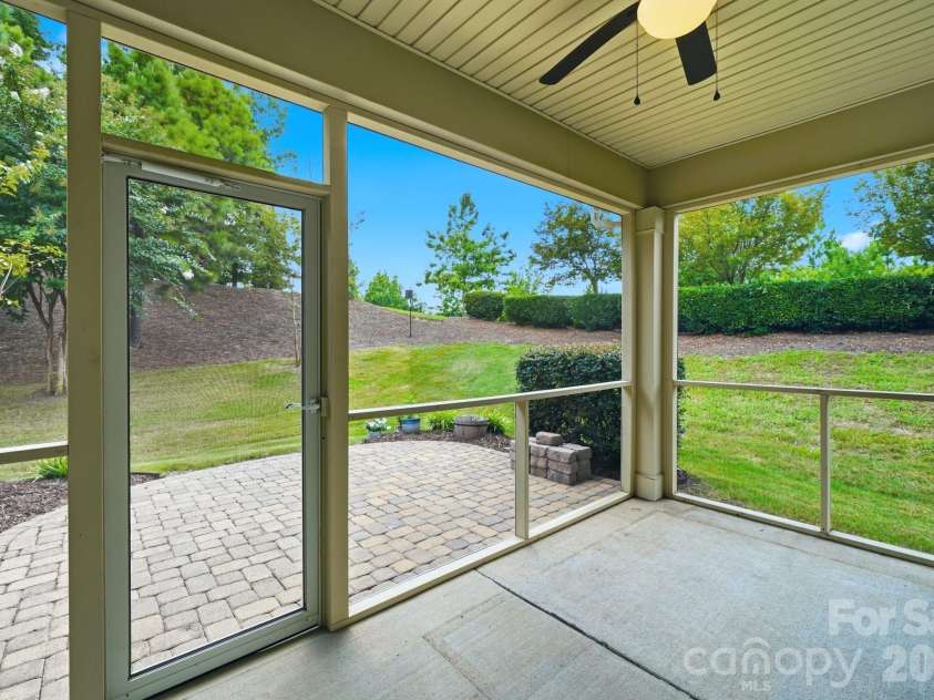 13313 Canterbury Castle Drive, Charlotte, NC 28273.  MLS# CAR4408579, YatesRealty ID 42526. 