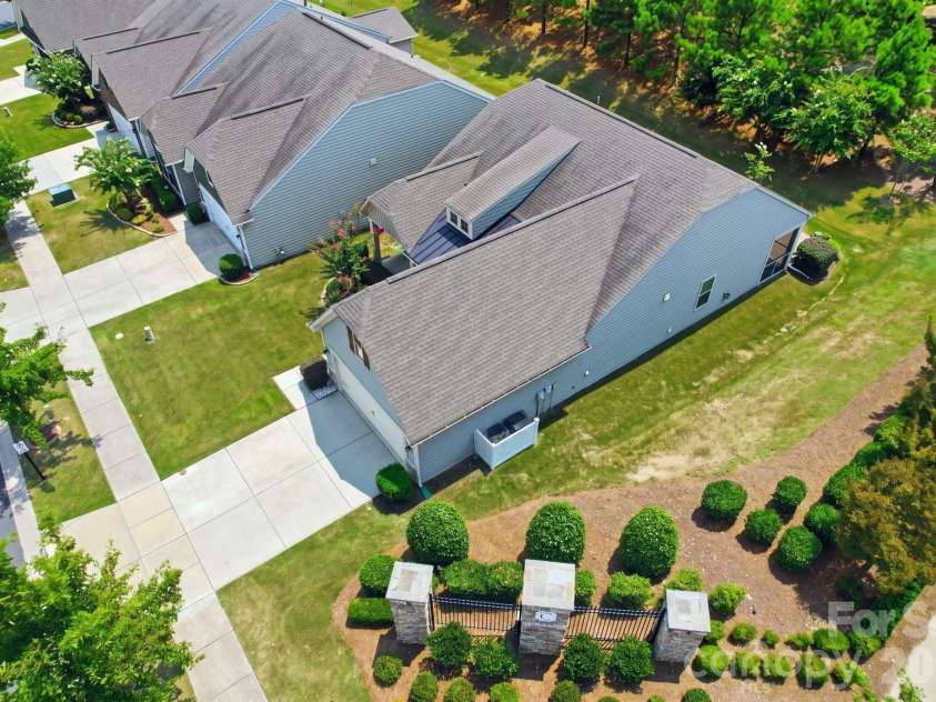 13313 Canterbury Castle Drive, Charlotte, NC 28273.  MLS# CAR4408579, YatesRealty ID 42526. 