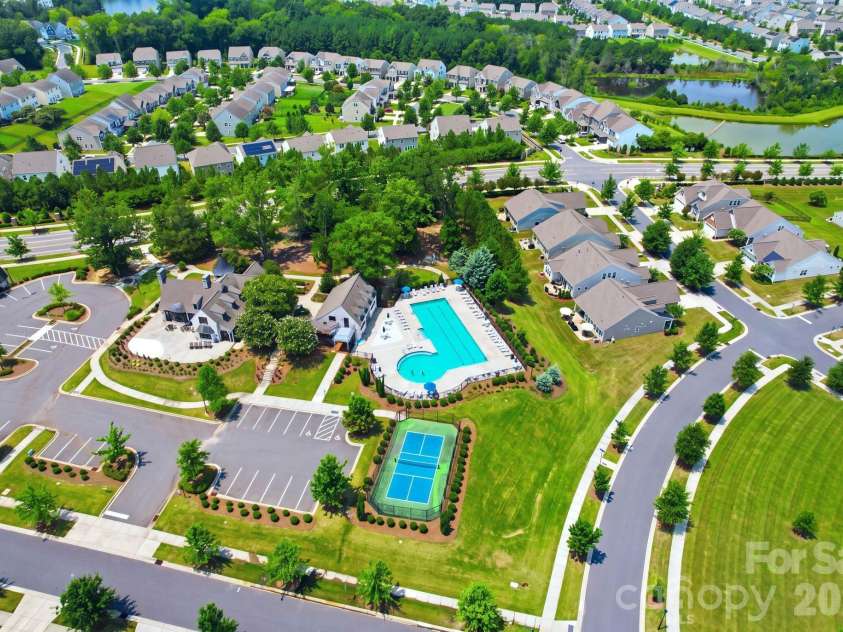 13313 Canterbury Castle Drive, Charlotte, NC 28273.  MLS# CAR4408579, YatesRealty ID 42526. 