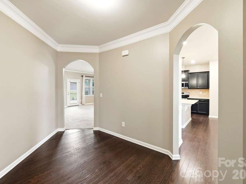 13313 Canterbury Castle Drive, Charlotte, NC 28273.  MLS# CAR4408579, YatesRealty ID 42526. Entryway