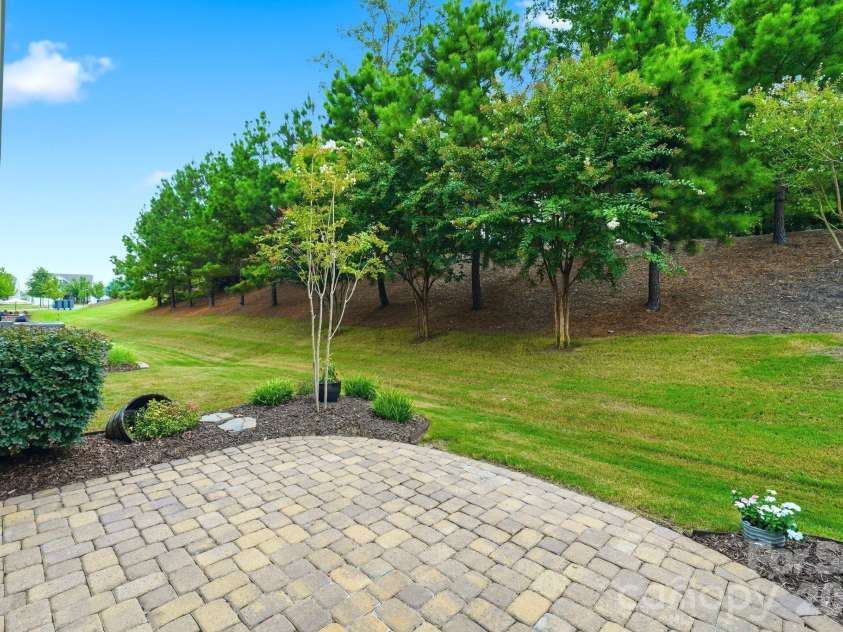 13313 Canterbury Castle Drive, Charlotte, NC 28273.  MLS# CAR4408579, YatesRealty ID 42526. Patio