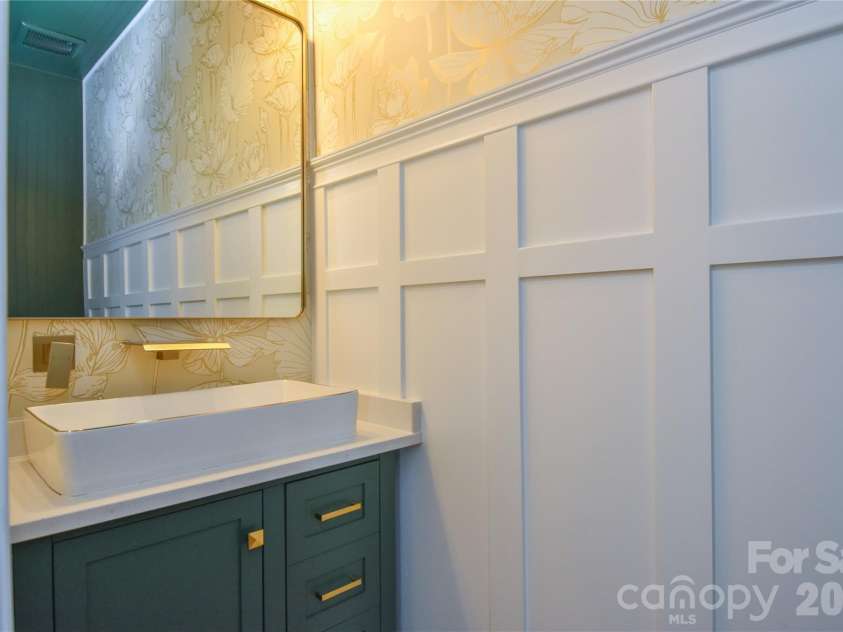 125 Dawn Run Loop, Mooresville, NC 28115.  MLS# CAR4408914, YatesRealty ID 42527. 