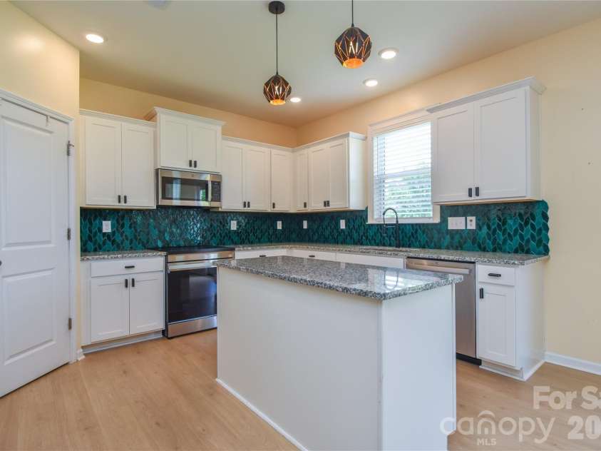 125 Dawn Run Loop, Mooresville, NC 28115.  MLS# CAR4408914, YatesRealty ID 42527. 