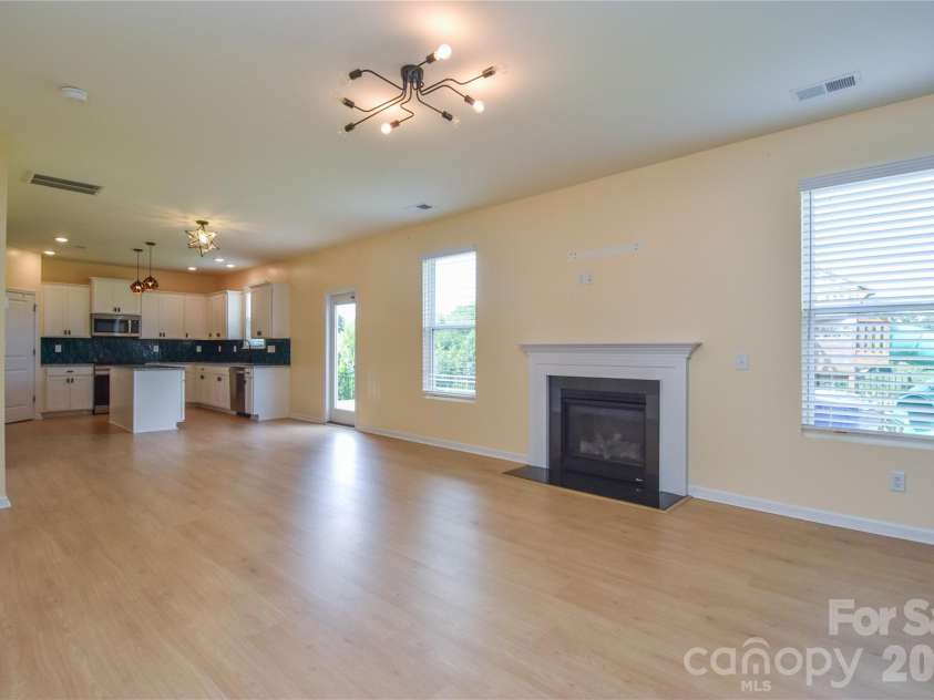 125 Dawn Run Loop, Mooresville, NC 28115.  MLS# CAR4408914, YatesRealty ID 42527. 