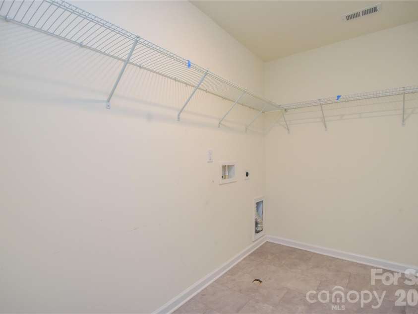125 Dawn Run Loop, Mooresville, NC 28115.  MLS# CAR4408914, YatesRealty ID 42527. 