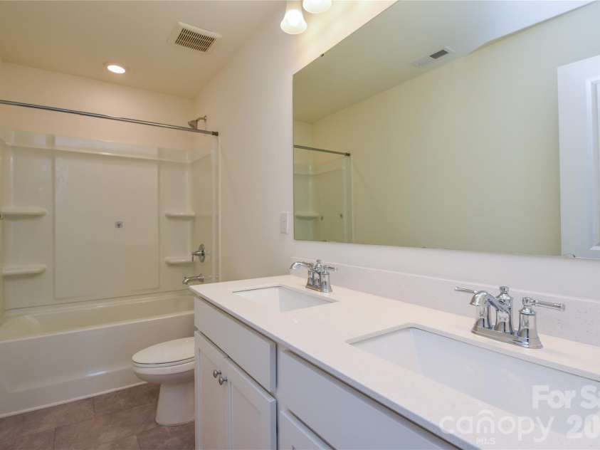 125 Dawn Run Loop, Mooresville, NC 28115.  MLS# CAR4408914, YatesRealty ID 42527. 