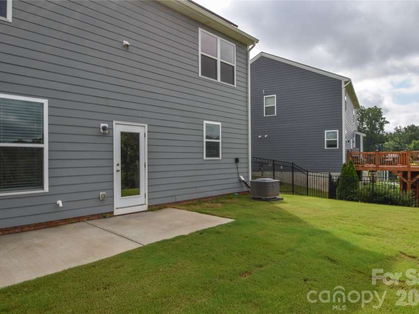 125 Dawn Run Loop, Mooresville, NC 28115.  MLS# CAR4408914, YatesRealty ID 42527. 