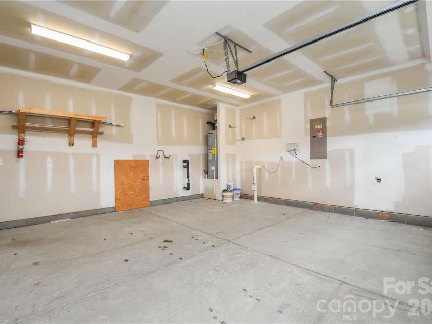 125 Dawn Run Loop, Mooresville, NC 28115.  MLS# CAR4408914, YatesRealty ID 42527. 