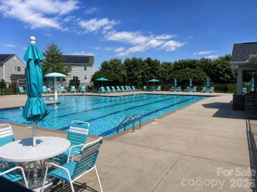 125 Dawn Run Loop, Mooresville, NC 28115.  MLS# CAR4408914, YatesRealty ID 42527. 