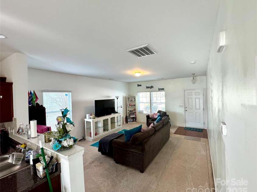 719 Mountain Quail Drive, Charlotte, NC 28216.  MLS# CAR4228004, YatesRealty ID 4253. 