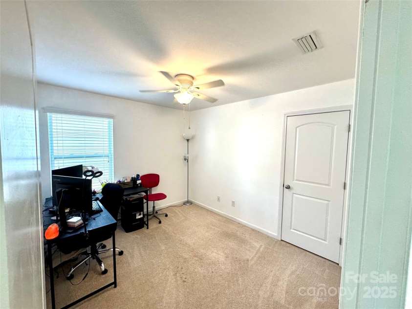 719 Mountain Quail Drive, Charlotte, NC 28216.  MLS# CAR4228004, YatesRealty ID 4253. 