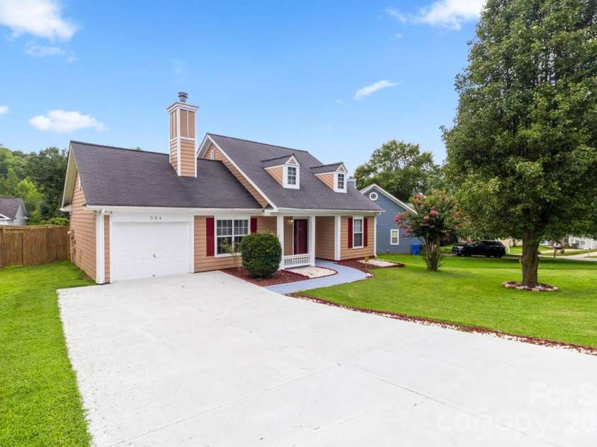 384 Cedarcroft Drive, Mooresville, NC 28115.  MLS# CAR4411146, YatesRealty ID 42530. 