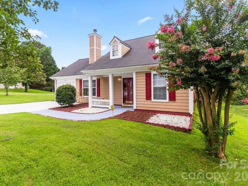 384 Cedarcroft Drive, Mooresville, NC 28115.  MLS# CAR4411146, YatesRealty ID 42530. 