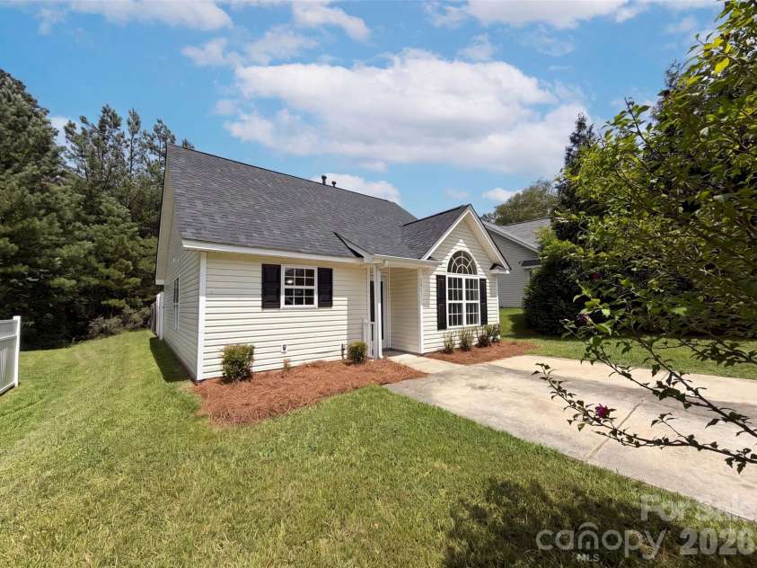 2025 Duke Adam Street, Kannapolis, NC 28083.  MLS# CAR4407685, YatesRealty ID 42532. 