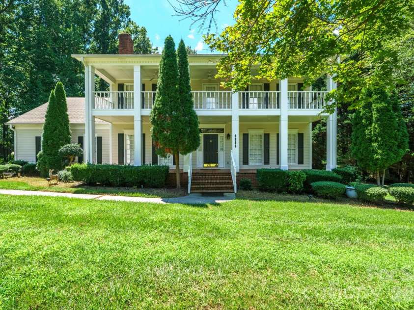 7000 Hollow Oak Drive, Charlotte, NC 28227.  MLS# CAR4412628, YatesRealty ID 42533. 