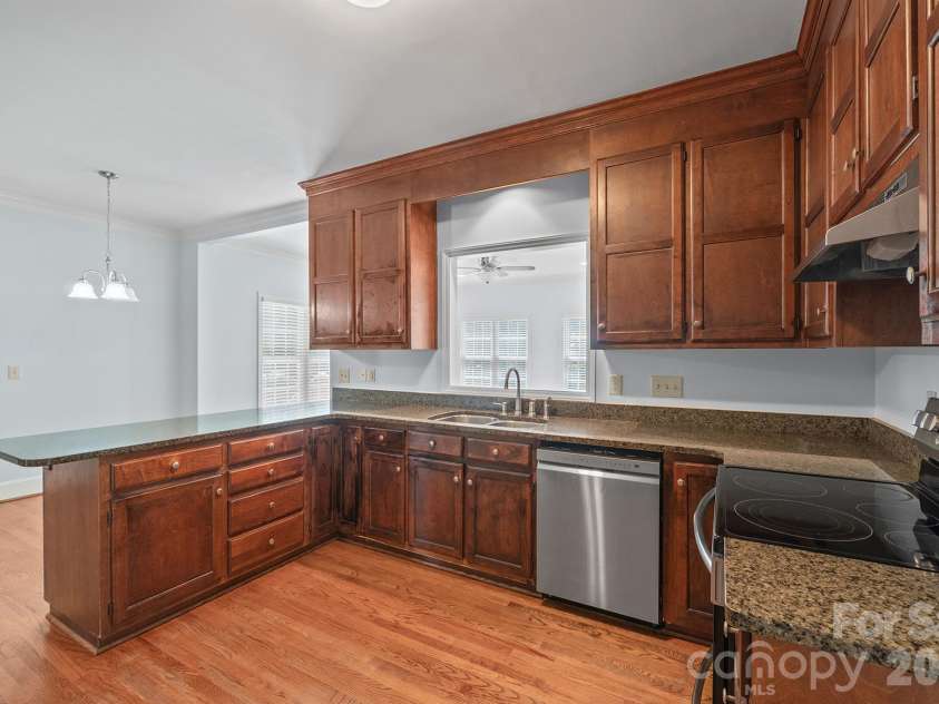 7000 Hollow Oak Drive, Charlotte, NC 28227.  MLS# CAR4412628, YatesRealty ID 42533. 