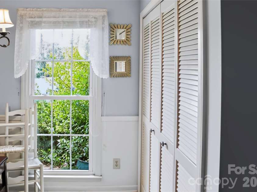 6805 Cabot Circle, Charlotte, NC 28226.  MLS# CAR4411106, YatesRealty ID 42535. 