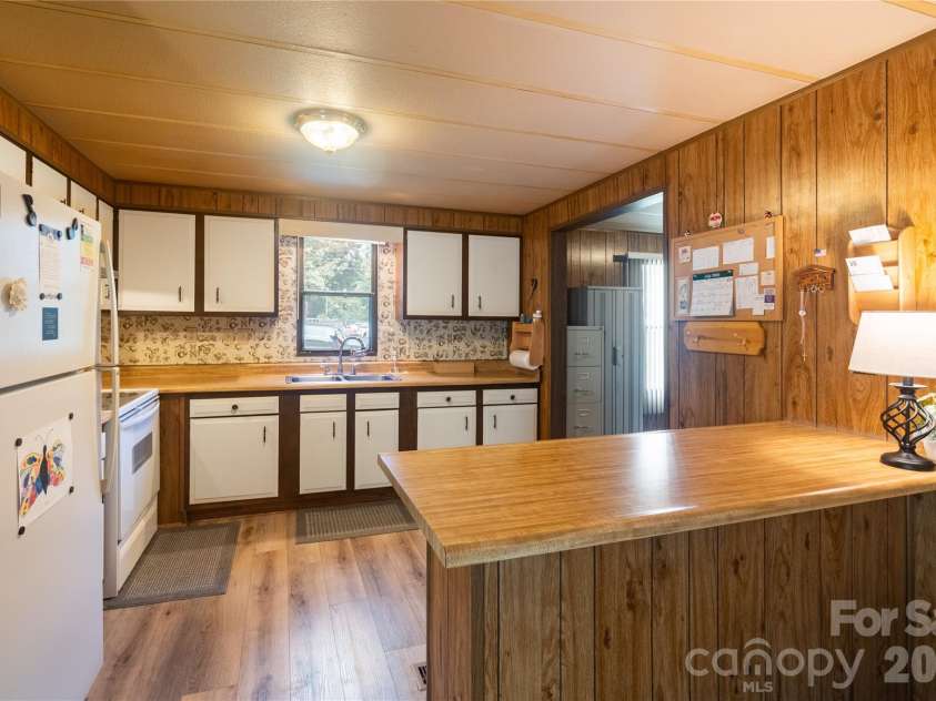 9606 Walkers Ferry Road, Charlotte, NC 28214.  MLS# CAR4409843, YatesRealty ID 42537. 