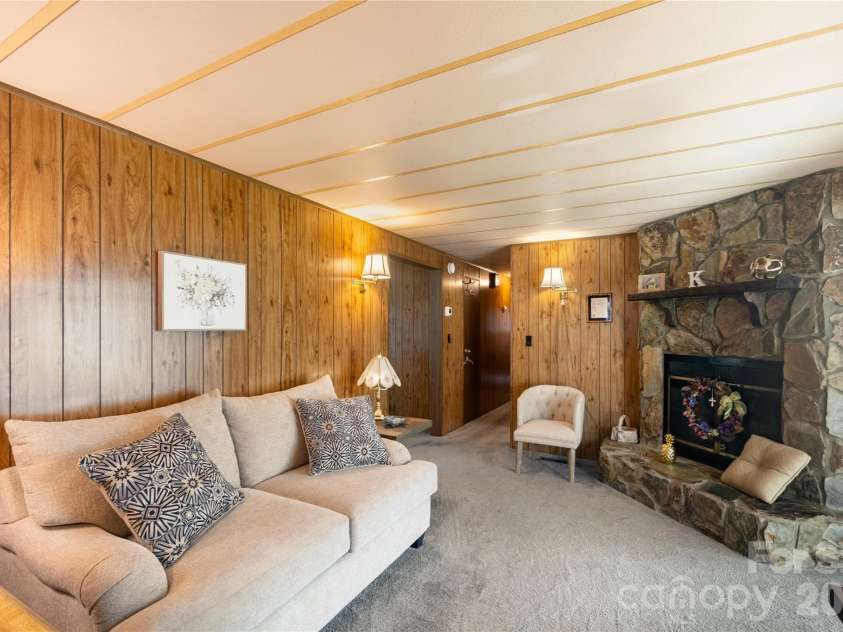 9606 Walkers Ferry Road, Charlotte, NC 28214.  MLS# CAR4409843, YatesRealty ID 42537. 