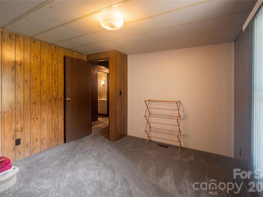 9606 Walkers Ferry Road, Charlotte, NC 28214.  MLS# CAR4409843, YatesRealty ID 42537. 