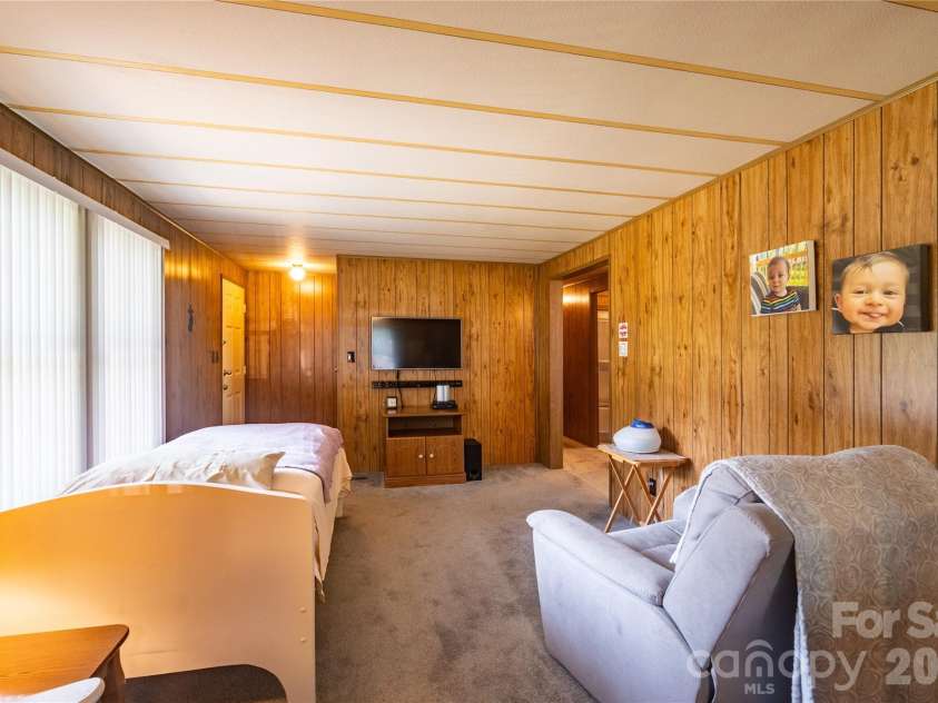 9606 Walkers Ferry Road, Charlotte, NC 28214.  MLS# CAR4409843, YatesRealty ID 42537. 