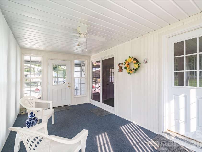 9606 Walkers Ferry Road, Charlotte, NC 28214.  MLS# CAR4409843, YatesRealty ID 42537. 