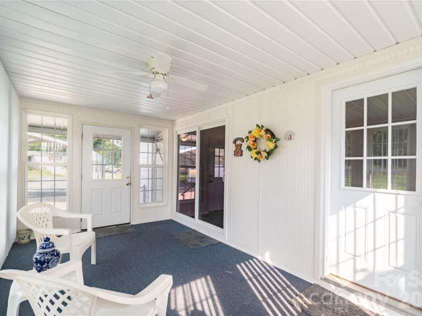 9606 Walkers Ferry Road, Charlotte, NC 28214.  MLS# CAR4409843, YatesRealty ID 42537. 