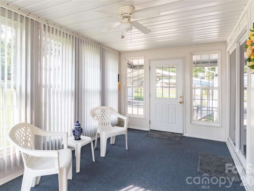 9606 Walkers Ferry Road, Charlotte, NC 28214.  MLS# CAR4409843, YatesRealty ID 42537. 