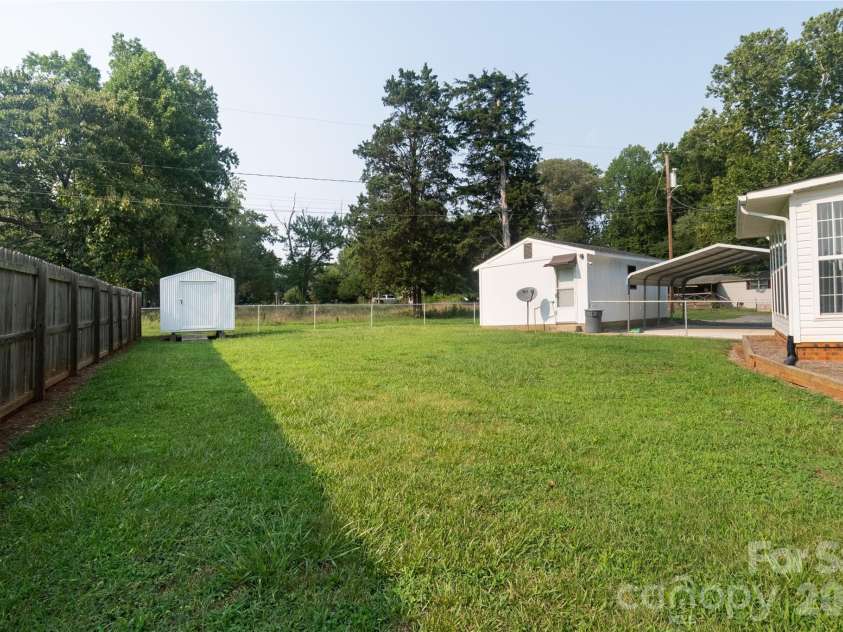 9606 Walkers Ferry Road, Charlotte, NC 28214.  MLS# CAR4409843, YatesRealty ID 42537. 