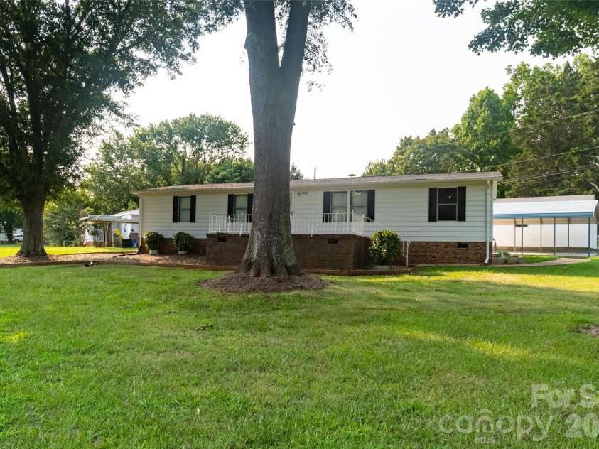 9606 Walkers Ferry Road, Charlotte, NC 28214.  MLS# CAR4409843, YatesRealty ID 42537. 