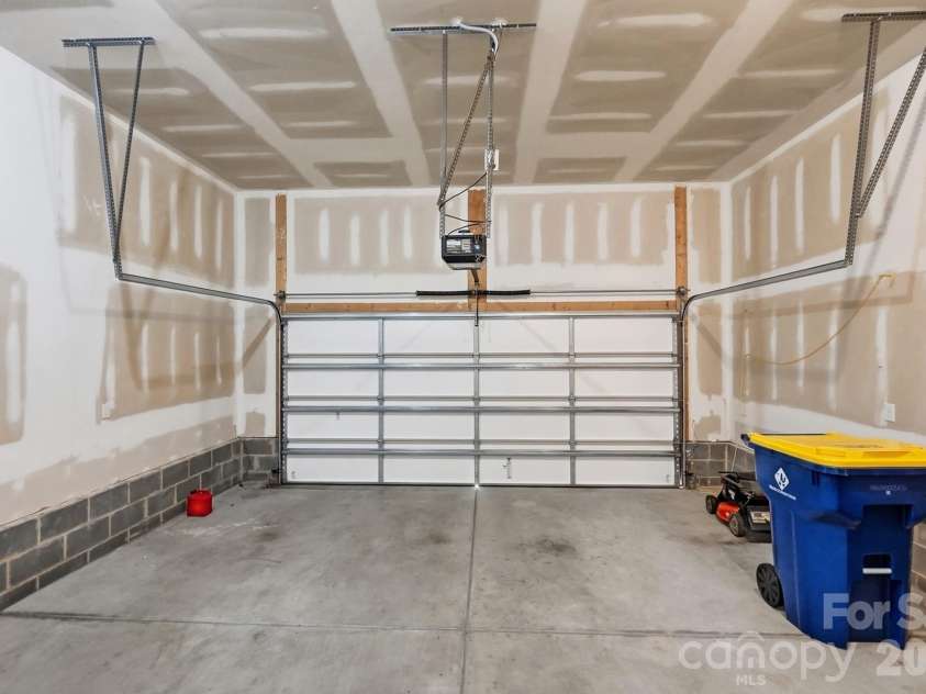 1100 Morning View Drive, Belmont, NC 28012.  MLS# CAR4405133, YatesRealty ID 42539. 