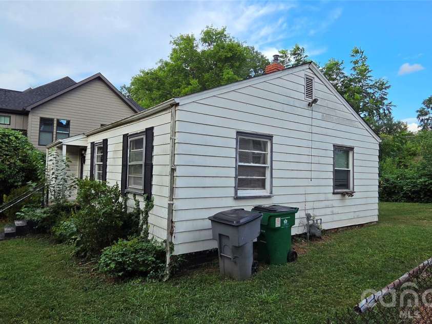 2216 Yadkin Avenue, Charlotte, NC 28205.  MLS# CAR4407051, YatesRealty ID 42540. 