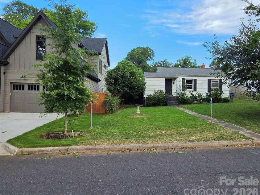 2216 Yadkin Avenue, Charlotte, NC 28205.  MLS# CAR4407051, YatesRealty ID 42540. 