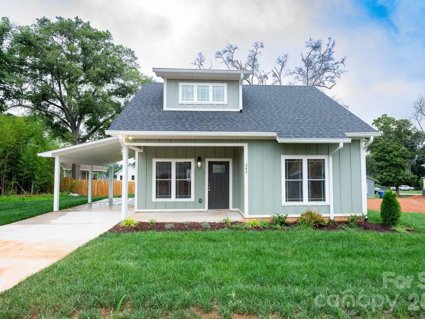 262 Florida Avenue, Spindale, NC 28160.  MLS# CAR4403941, YatesRealty ID 42541. 