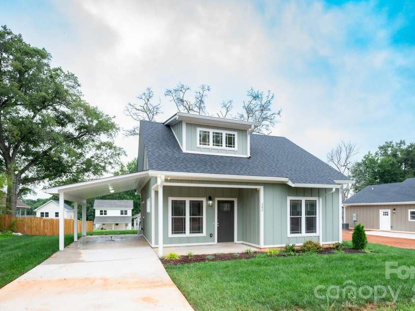 262 Florida Avenue, Spindale, NC 28160.  MLS# CAR4403941, YatesRealty ID 42541. 