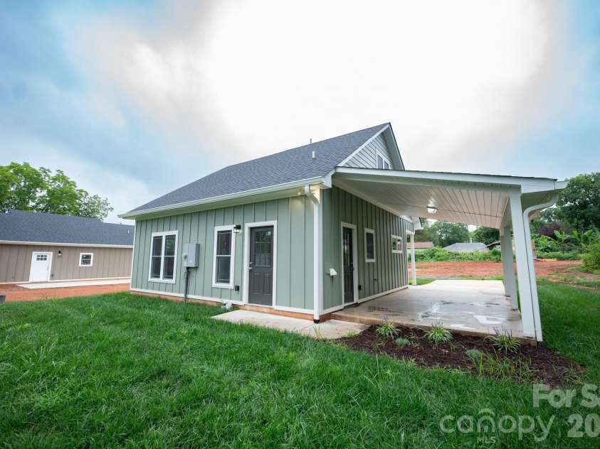 262 Florida Avenue, Spindale, NC 28160.  MLS# CAR4403941, YatesRealty ID 42541. 