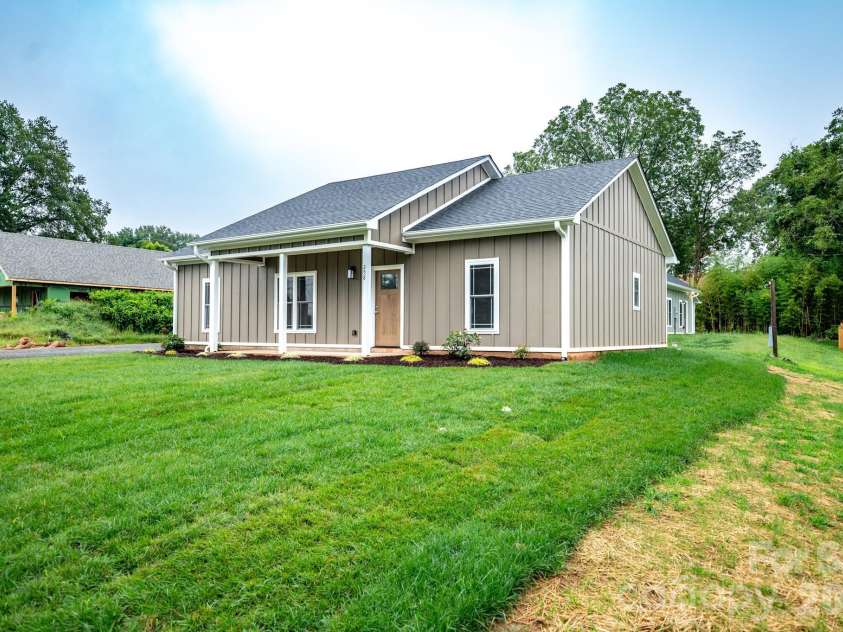 258 Florida Avenue, Spindale, NC 28160.  MLS# CAR4411159, YatesRealty ID 42542. 