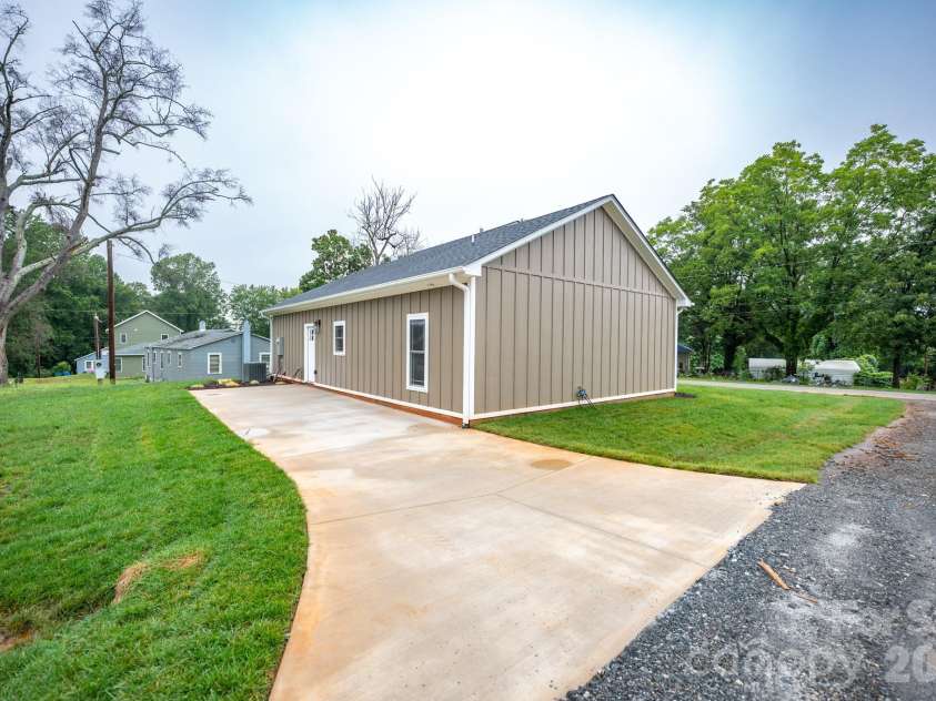 258 Florida Avenue, Spindale, NC 28160.  MLS# CAR4411159, YatesRealty ID 42542. 
