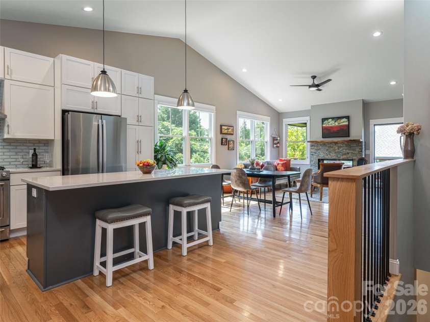 309 Ava Lane, Asheville, NC 28804.  MLS# CAR4406925, YatesRealty ID 42543. 
