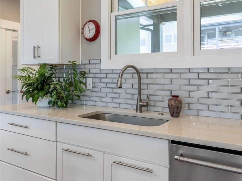 309 Ava Lane, Asheville, NC 28804.  MLS# CAR4406925, YatesRealty ID 42543. 